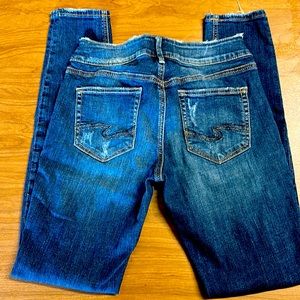 Silver Jeans skinny frayed edge bottoms size 27/31